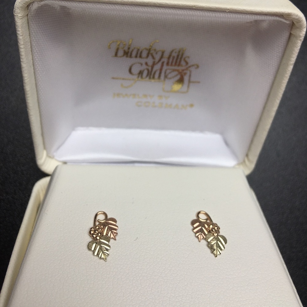 Black Hills Gold Tri-Tone Leaves & Grapes Earrings